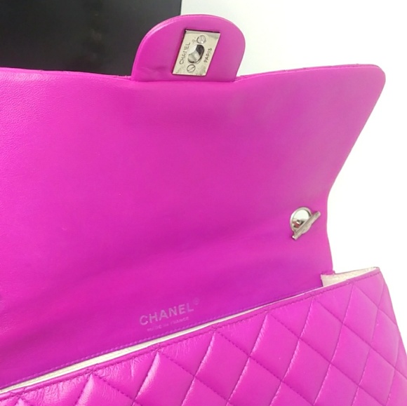 MORE PHOTOS CHANEL Fucshia Pink Valentine Flap - Picture 5 of 8